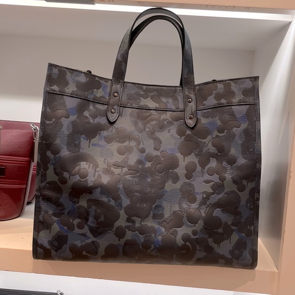 New Coach Field Tote 40 With Camo Print - Picture 6 of 8